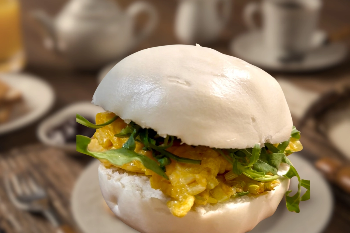 老麵饅頭夾蛋,搭配健康食材的低GI飲食組合,展現天然發酵幫助維持血糖穩定的健康主食。