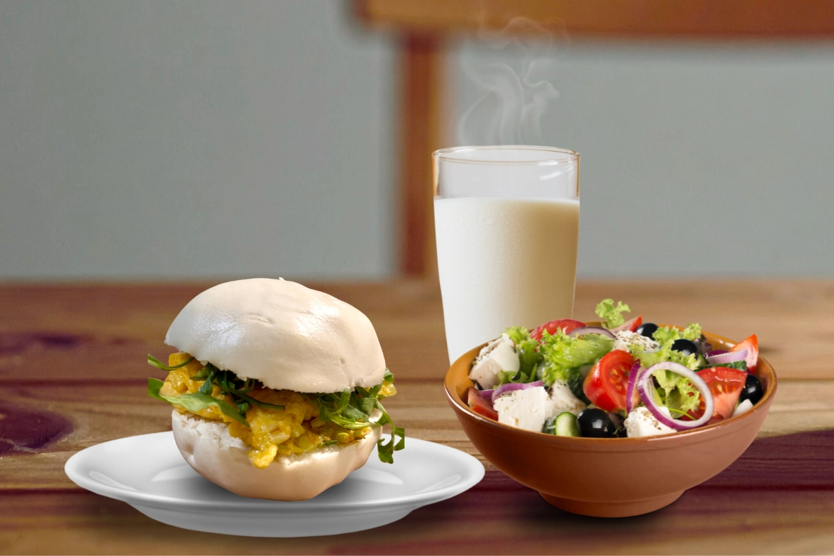 老麵饅頭早餐搭配，饅頭配蛋配豆漿的均衡飲食